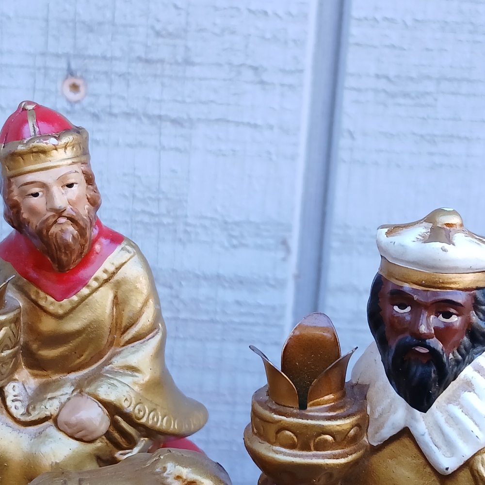 Gold and Blue Three Kings Candleholders Figurines - Picture 6 of 16